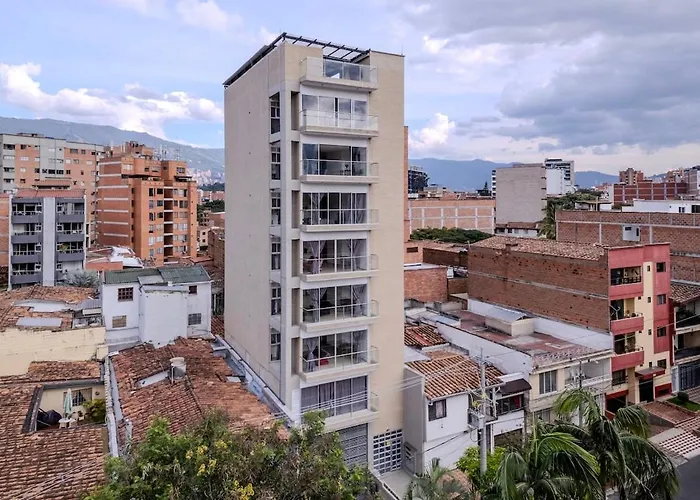 Apartamento En Laureles Con Piscina Y Parquedero 802