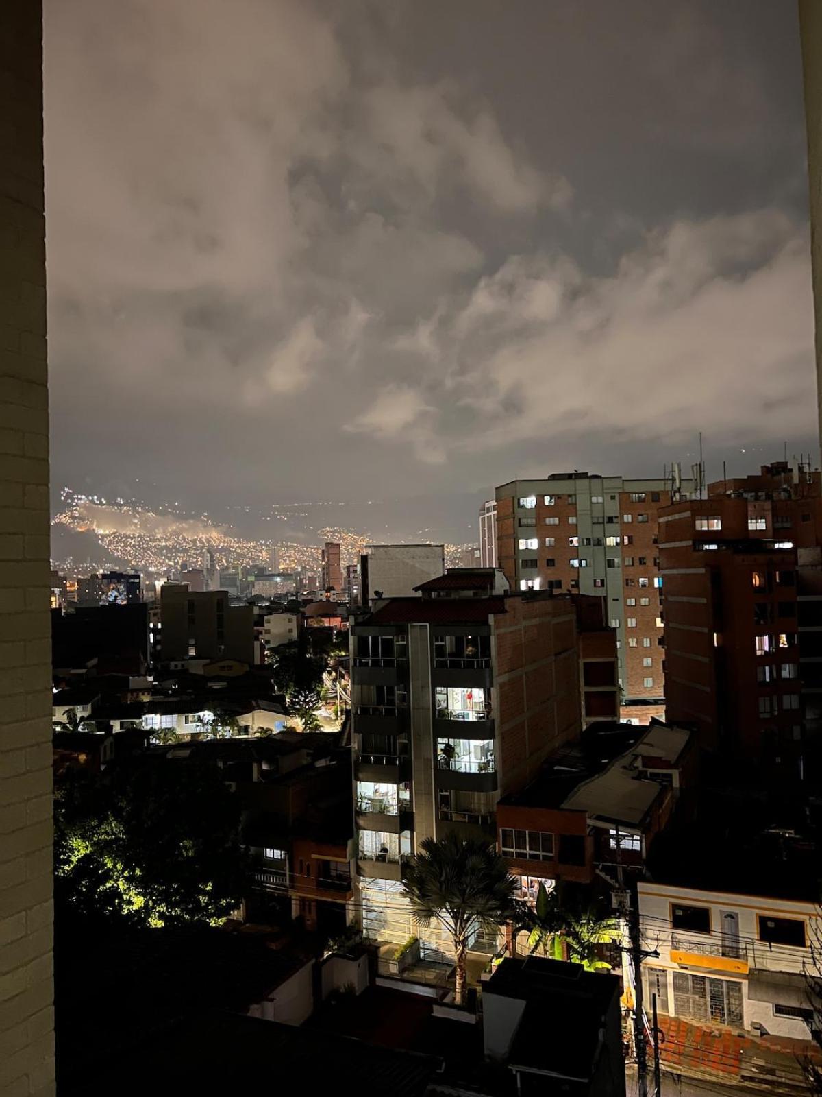 En Laureles Con Piscina Y Parquedero 802 Apartamento Medellín
