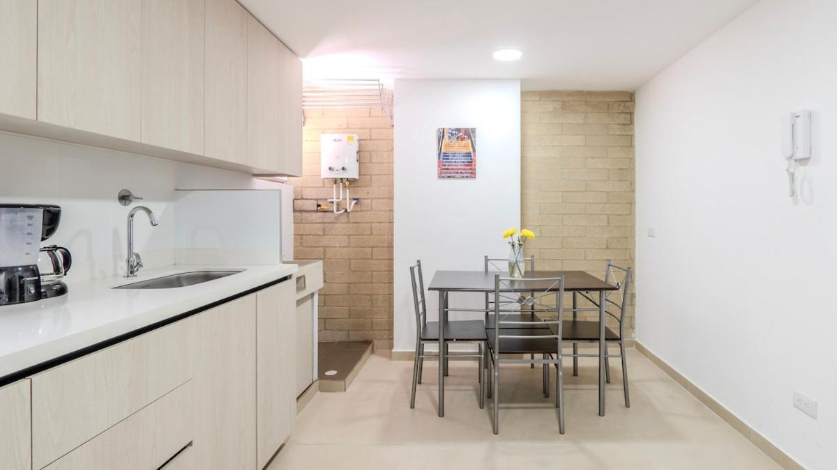 En Laureles Con Piscina Y Parquedero 802 Apartamento *