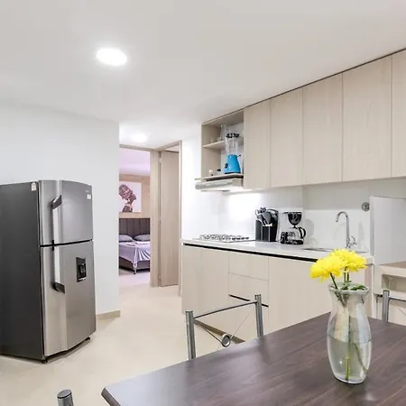 Apartamento En Laureles Con Piscina Y Parquedero 802 Medellin Exterior photo