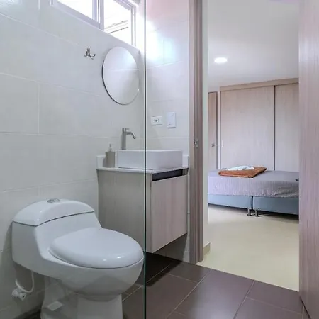 Apartamento En Laureles Con Piscina Y Parquedero 802 Medellin Exterior photo