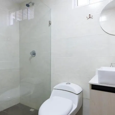 Apartamento En Laureles Con Piscina Y Parquedero 802 Medellin Exterior photo