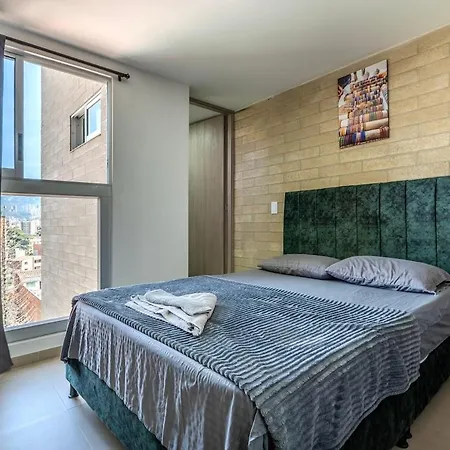 Apartamento En Laureles Con Piscina Y Parquedero 802 Medellin Exterior photo