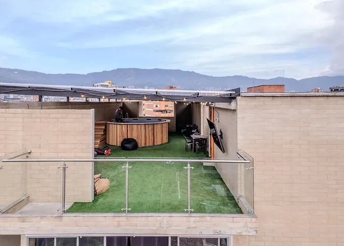 Apartamento En Laureles Con Piscina Y Parquedero 802