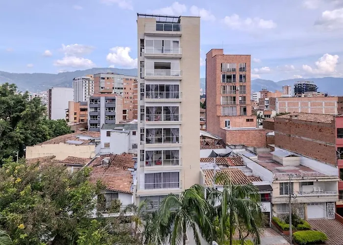 Apartamento En Laureles Con Piscina Y Parquedero 802