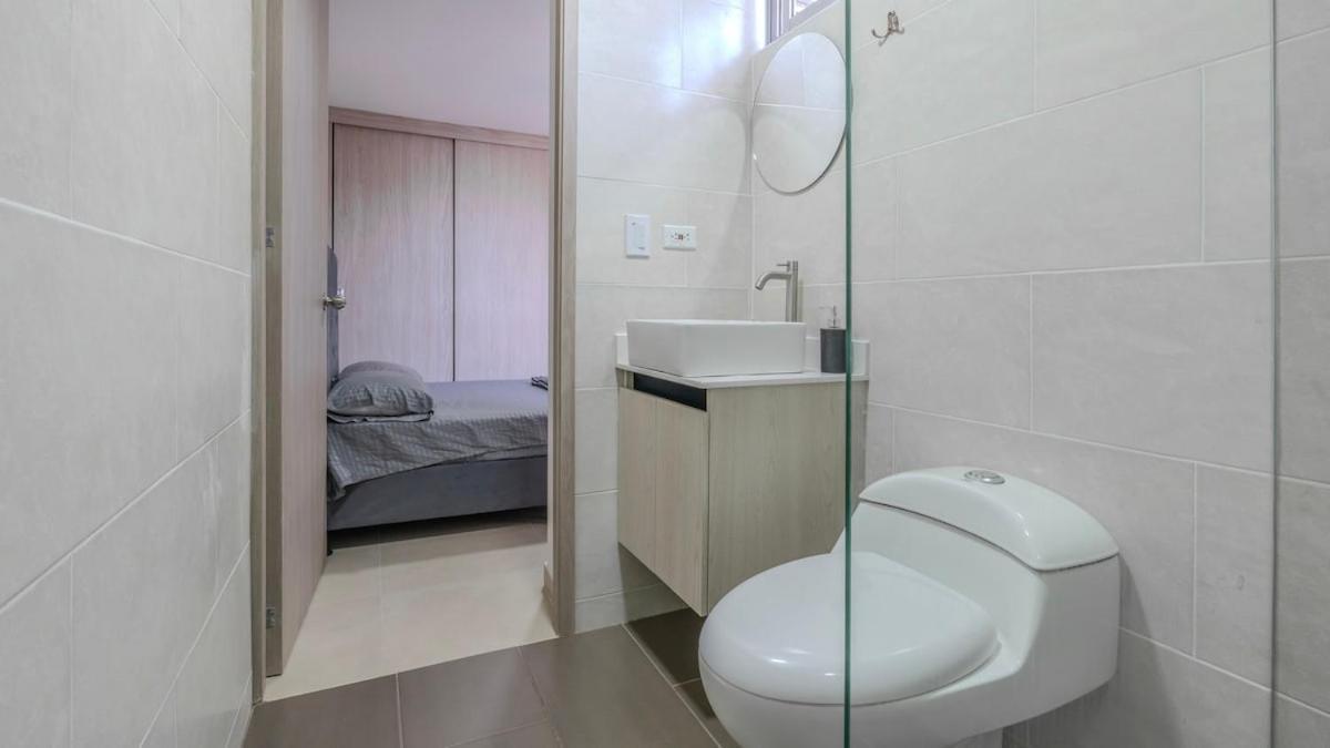 En Laureles Con Piscina Y Parquedero 802