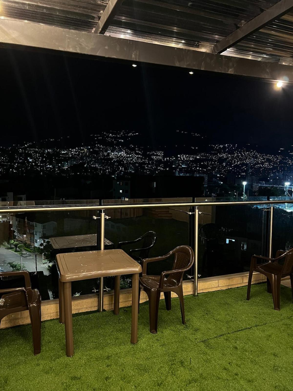 En Laureles Con Piscina Y Parquedero 802 Apartment