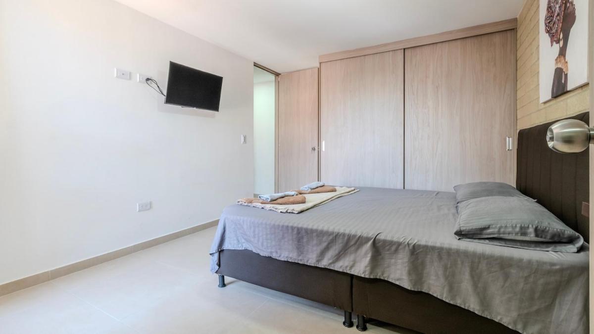 En Laureles Con Piscina Y Parquedero 802 *