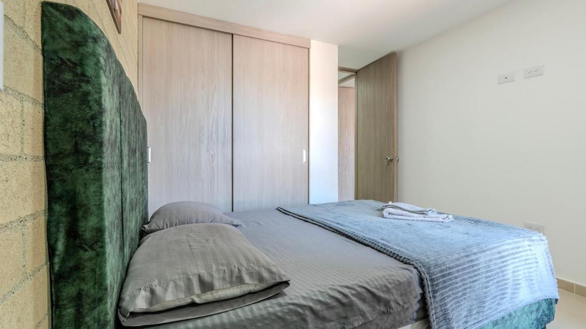 En Laureles Con Piscina Y Parquedero 802 * Medellin